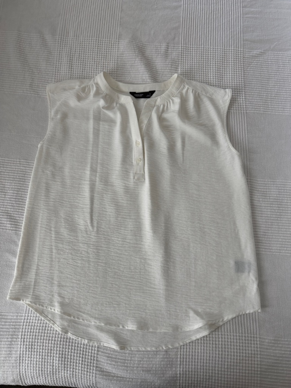 Simply Vera Sleeveless Dress Blouse